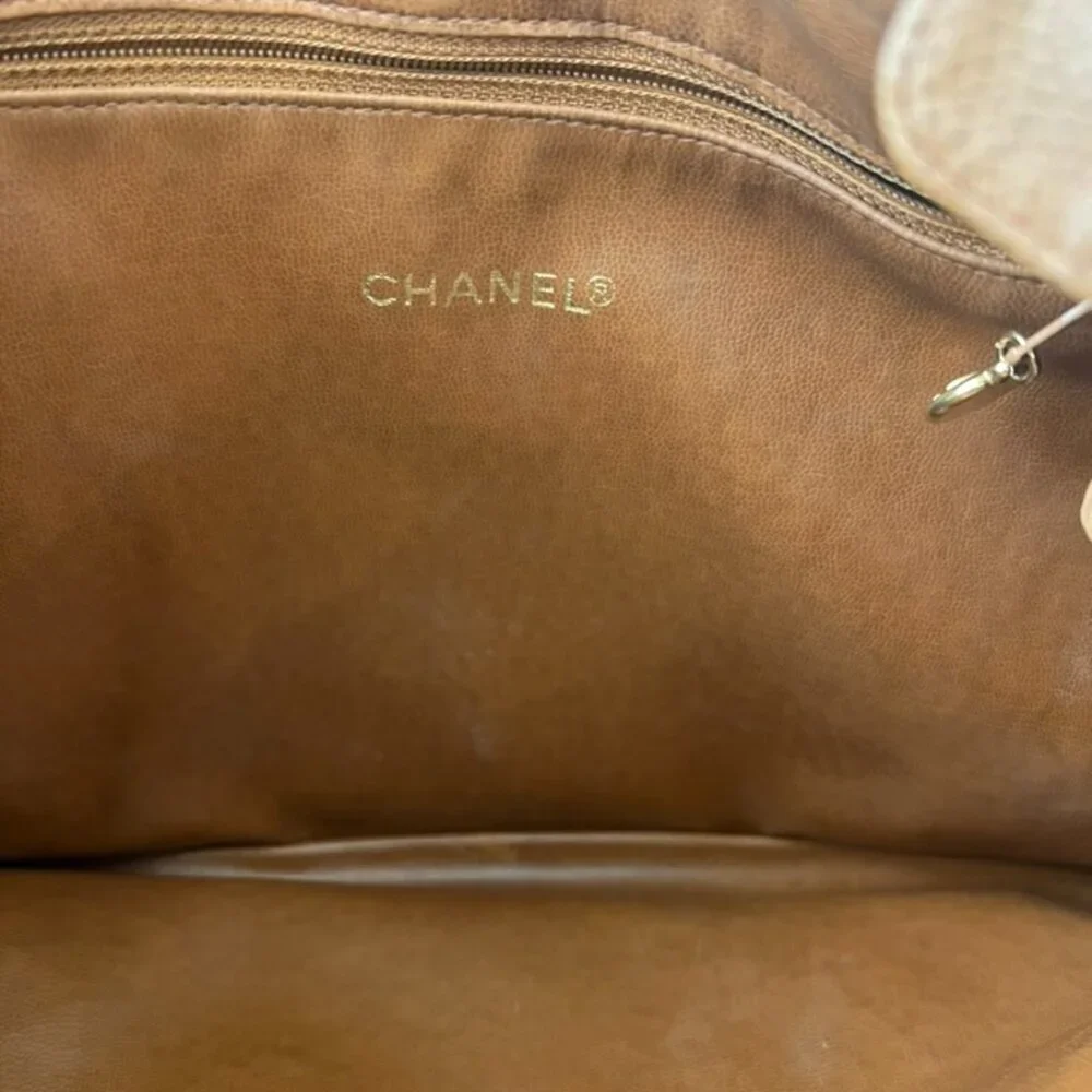 Chanel Brown Caviar Leather Shoulder Bag - Picture 3 of 7